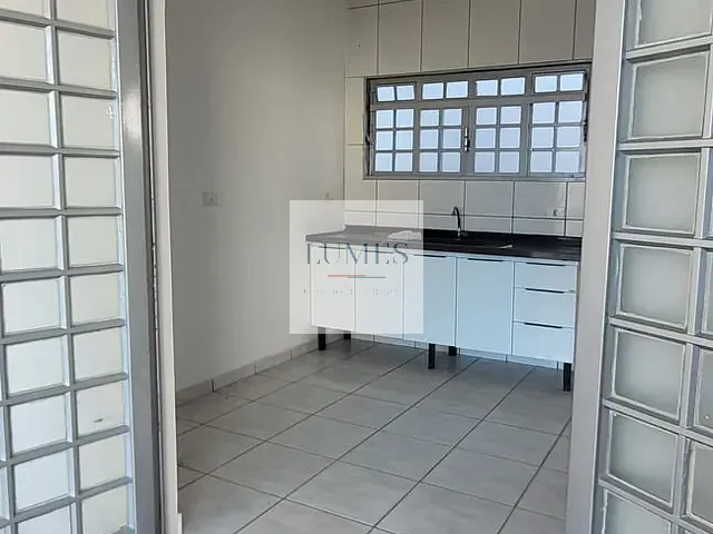 Casa com 220m² 1 quarto e 1 banheiro, para alugar, no bairro Residencial Furlan em Santa Bárbara D'Oeste