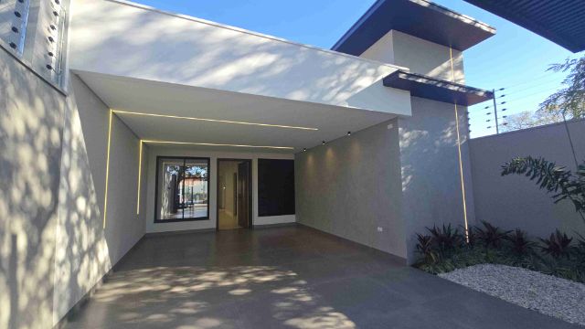 Foto do Casa - Casa padrão com Piscina à Venda, Zona 07, Maringá, PR | Márcio Corretor