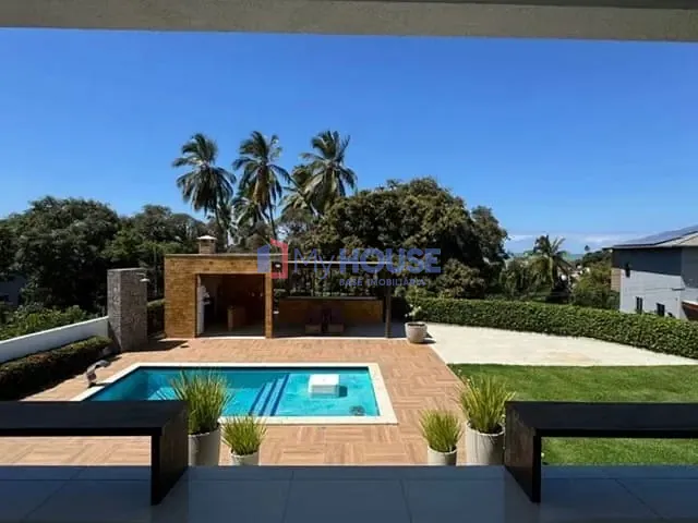 Casa 4 quartos e 2 banheiros, à venda ou para alugar, no bairro São Francisco em Ilhéus