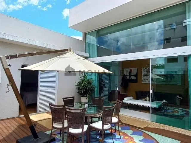 Casa com 300m² 3 quartos e 2 banheiros, à venda, no bairro Centro em Piranguinho