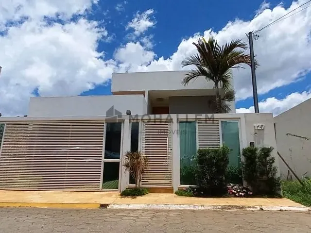 Casa com 300m² 3 quartos e 2 banheiros, à venda, no bairro Centro em Piranguinho