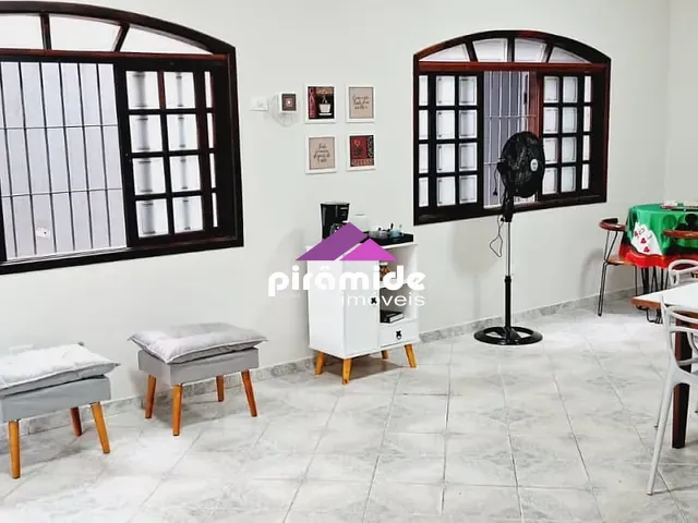 Casa 4 quartos e 3 banheiros, à venda ou para alugar, no bairro Centro em Caraguatatuba
