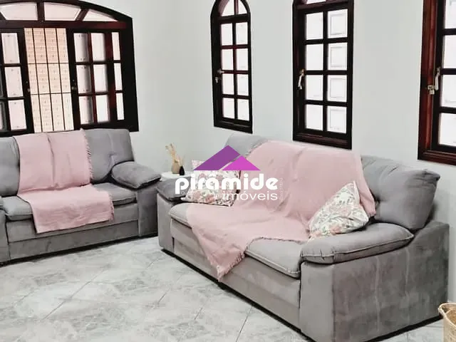 Casa 4 quartos e 3 banheiros, à venda ou para alugar, no bairro Centro em Caraguatatuba