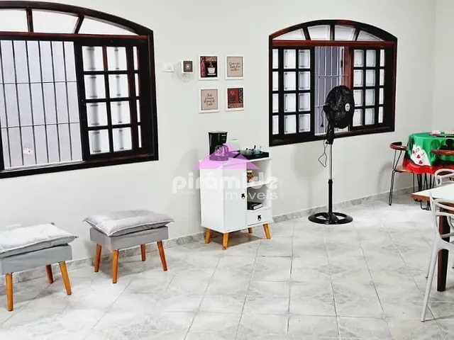 Casa 4 quartos e 3 banheiros, à venda ou para alugar, no bairro Centro em Caraguatatuba