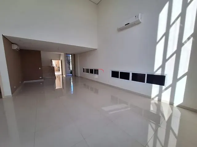 Casa com 500m² 3 quartos e 5 banheiros, à venda, no bairro Esperança em Londrina