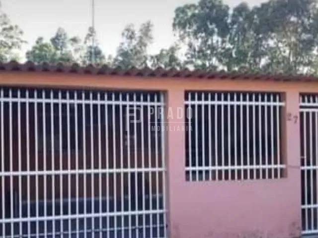 Casa 2 quartos e 1 banheiro, à venda, no bairro Três Vendas em Avenida Fernando Osório