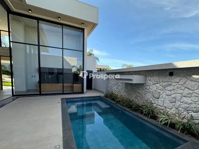 Casa com 490m² 3 quartos e 5 banheiros, à venda, no bairro Residencial Anaville em Anápolis