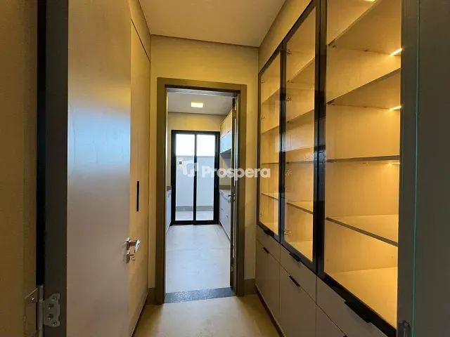 Casa com 490m² 3 quartos e 5 banheiros, à venda, no bairro Residencial Anaville em Anápolis