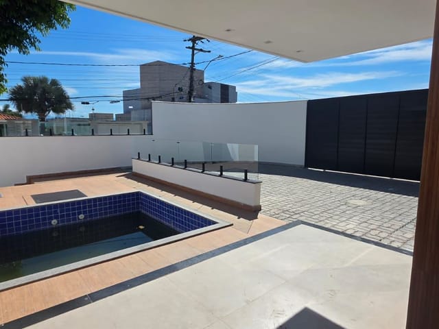 Casa 4 quartos e 2 banheiros, à venda, no bairro Colinas em Rio das Ostras