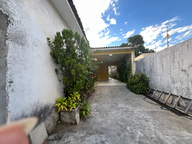 Casa com 350m², para alugar, no bairro Centro em Arapiraca