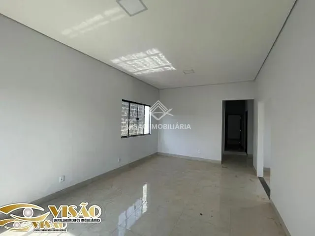 Casa com 360m² 2 quartos e 2 banheiros, à venda, no bairro Jardim Curitiba em Sinop
