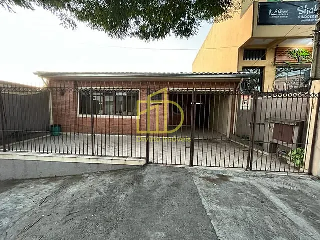 Casa com 300m² 4 quartos e 1 banheiro, à venda, no bairro Jardim Vera Cruz em Sorocaba