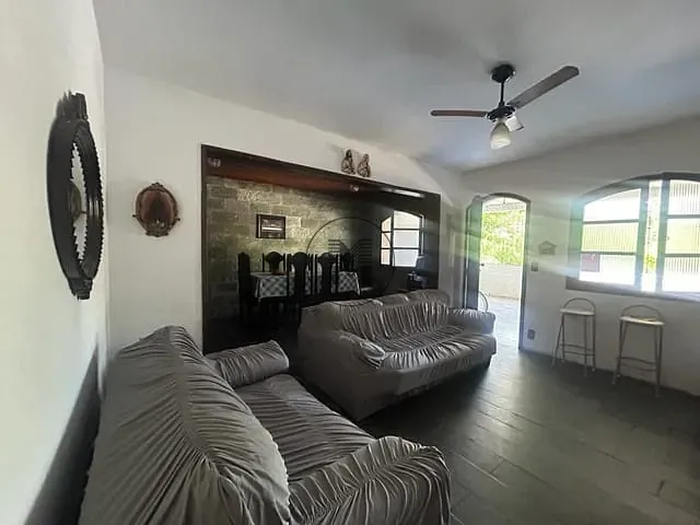 Casa com 250m² 3 quartos e 2 banheiros, à venda, no bairro Parque São Francisco em Guaratinguetá