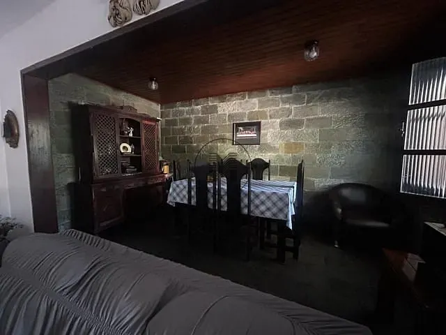 Casa com 250m² 3 quartos e 2 banheiros, à venda, no bairro Parque São Francisco em Guaratinguetá