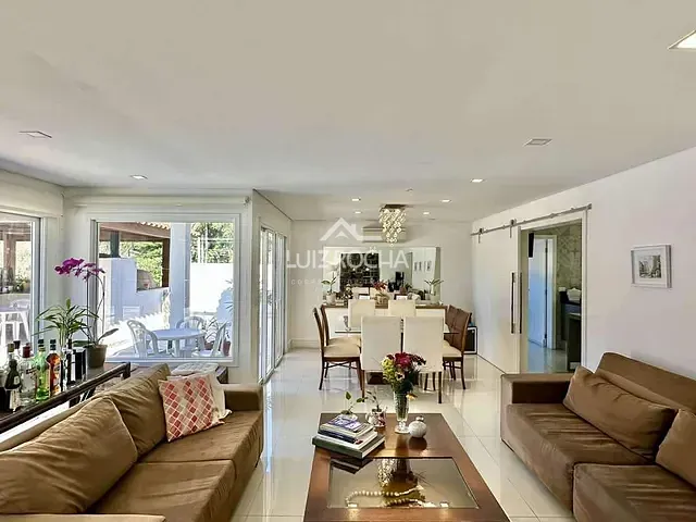 Casa com 1001m² 5 quartos e 7 banheiros, à venda, no bairro Residencial Euroville em Carapicuíba
