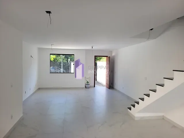 Casa 4 quartos e 3 banheiros, à venda, no bairro Maravista em Niterói