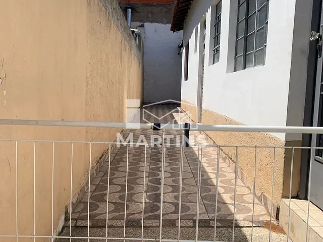 Casa 2 quartos e 1 banheiro, para alugar, no bairro Jardim Nadir em São Paulo
