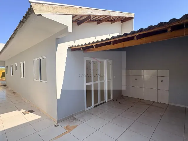 Casa com 149m² 3 quartos e 1 banheiro, à venda ou para alugar, no bairro Jardim Monte Carlo em Rolândia