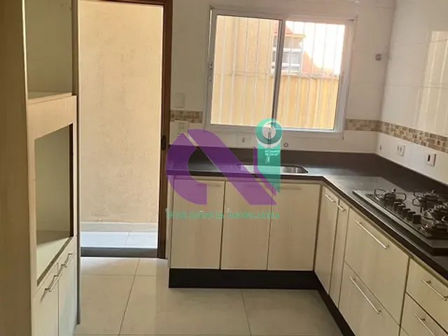 Casa 3 quartos e 2 banheiros, para alugar, no bairro Pestana em Osasco