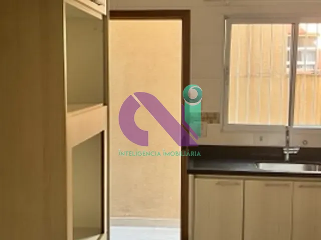 Casa 3 quartos e 2 banheiros, para alugar, no bairro Pestana em Osasco
