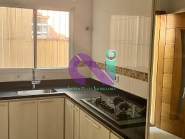 Casa 3 quartos e 2 banheiros, para alugar, no bairro Pestana em Osasco