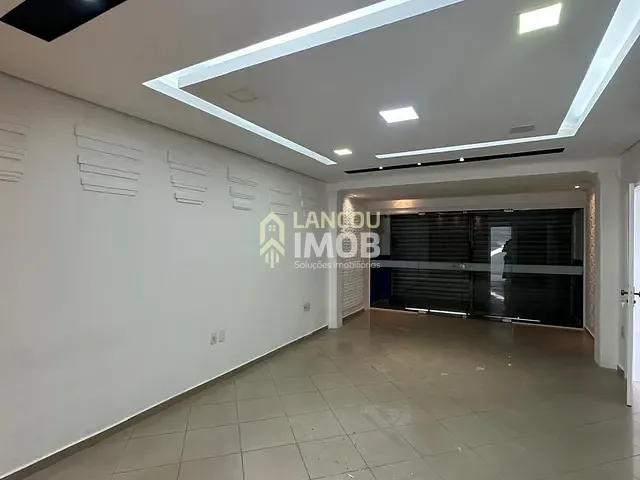 Casa à venda ou para alugar, no bairro Centro em Jundiaí