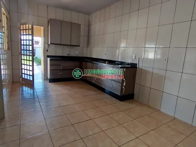 Casa 3 quartos e 2 banheiros, para alugar, no bairro Jardim Panorama em Canarana