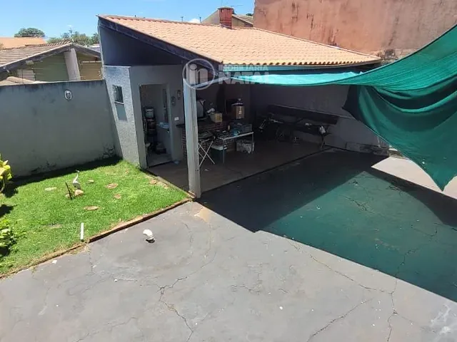 Casa com 250m² 3 quartos e 2 banheiros, à venda, no bairro Parque Residencial Michael Licha em Londrina