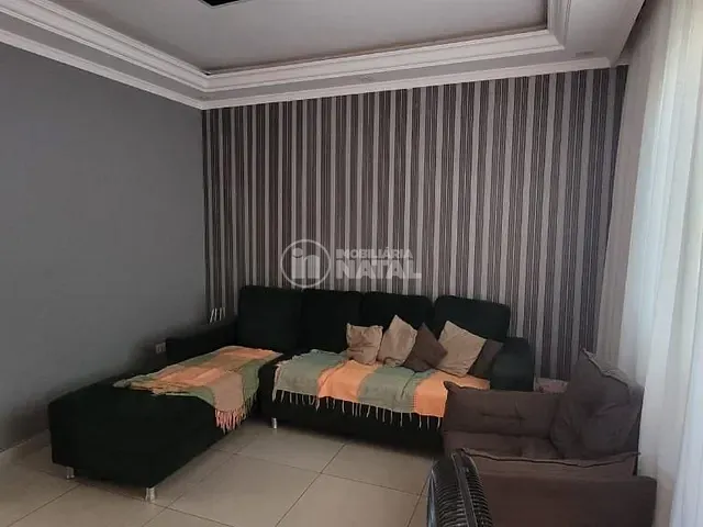 Casa com 250m² 3 quartos e 2 banheiros, à venda, no bairro Parque Residencial Michael Licha em Londrina