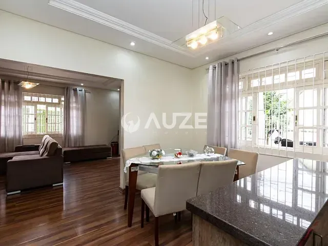 Casa com 185m² 5 quartos e 4 banheiros, à venda, no bairro Santa Quitéria em Curitiba