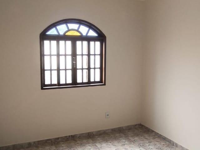 Casa 2 quartos e 2 banheiros, para alugar, no bairro Extensão do Bosque em Rio das Ostras