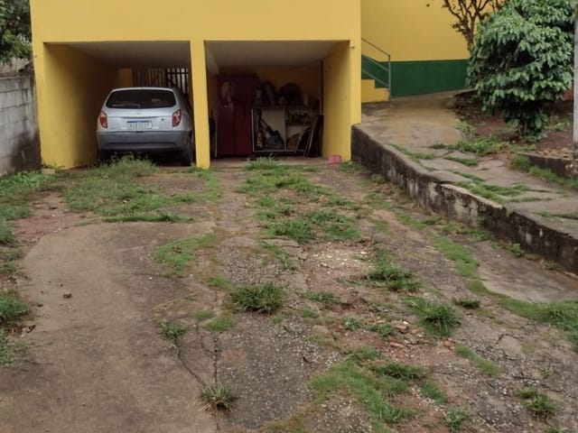 Casa com 300m² 3 quartos e 2 banheiros, à venda, no bairro Mantiqueira em Extrema