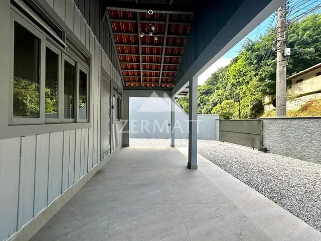 Casa com 1016m² 3 quartos e 1 banheiro, à venda, no bairro Glória em Blumenau