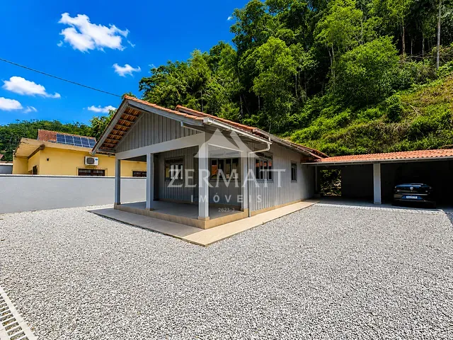 Casa com 1016m² 3 quartos e 1 banheiro, à venda, no bairro Glória em Blumenau