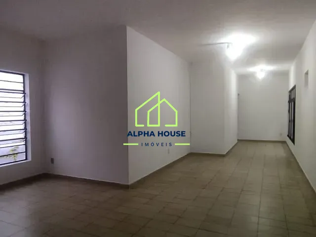 Casa com 298m² 4 quartos e 3 banheiros, para alugar, no bairro Tabaú em Pindamonhangaba
