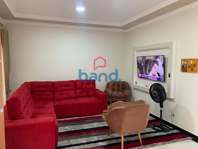 Casa com 250m² 3 quartos e 4 banheiros, à venda, no bairro Centro em Porto Feliz
