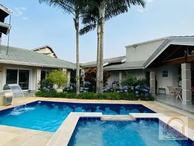 Casa com 800m² 4 quartos e 4 banheiros, à venda, no bairro Condomínio Residencial Shamballa I em Atibaia