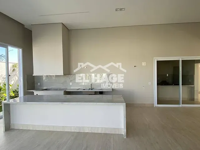 Casa com 720m² 4 quartos e 6 banheiros, à venda, no bairro Jardim Itália em Cuiabá