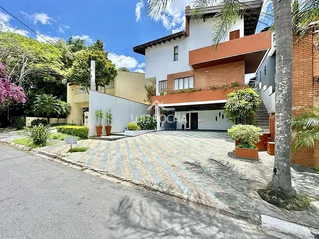 Casa com 480m² 4 quartos e 5 banheiros, à venda, no bairro São Paulo II em Cotia