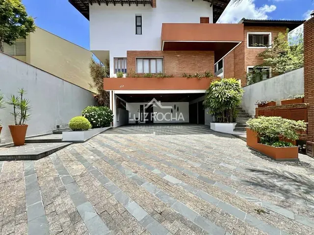 Casa com 480m² 4 quartos e 5 banheiros, à venda, no bairro São Paulo II em Cotia
