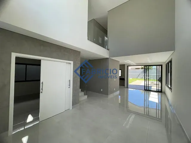 Casa com 480m² 3 quartos e 2 banheiros, à venda, no bairro Condomínio Reserva dos Vinhedos em Louveira