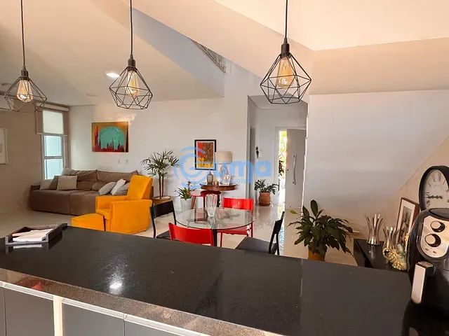 Casa com 300m² 4 quartos e 4 banheiros, à venda, no bairro Condomínio Residencial Euroville II em Bragança Paulista