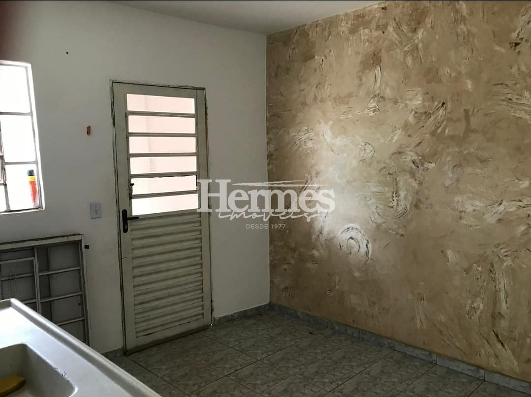 Casa à venda com 2 quartos, 60m² - Foto 5