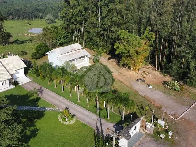 Casa com 180m² 3 quartos e 2 banheiros, à venda, no bairro Zona Rural em Paverama