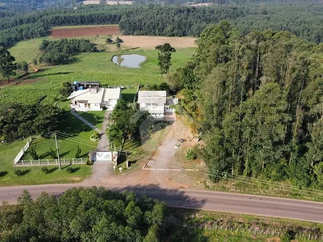 Casa com 180m² 3 quartos e 2 banheiros, à venda, no bairro Zona Rural em Paverama