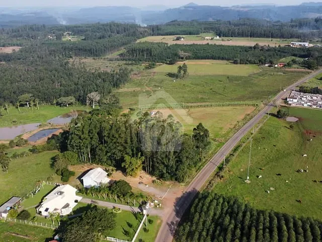 Casa com 180m² 3 quartos e 2 banheiros, à venda, no bairro Zona Rural em Paverama