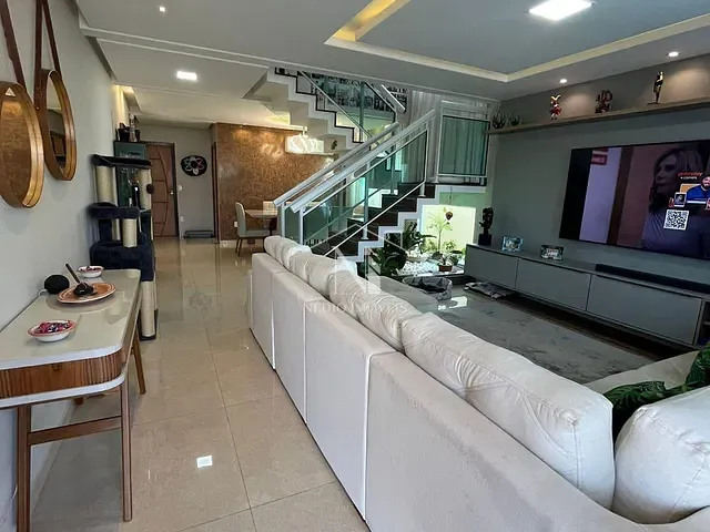 Casa com 382m² 5 quartos e 3 banheiros, à venda, no bairro Itapeba em Maricá