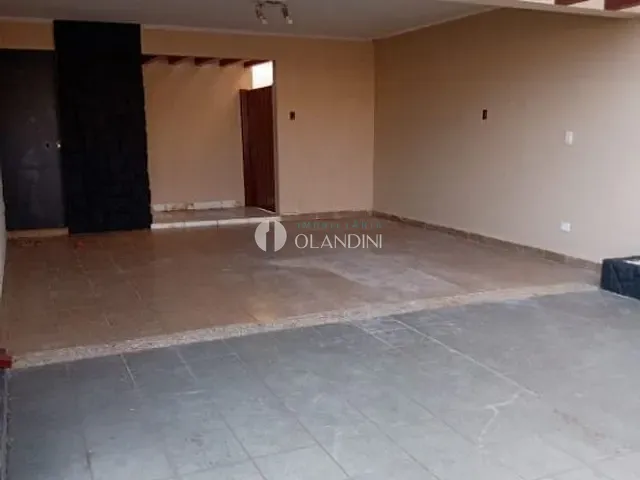 Casa com 300m² 3 quartos e 2 banheiros, à venda, no bairro Centro em Artur Nogueira