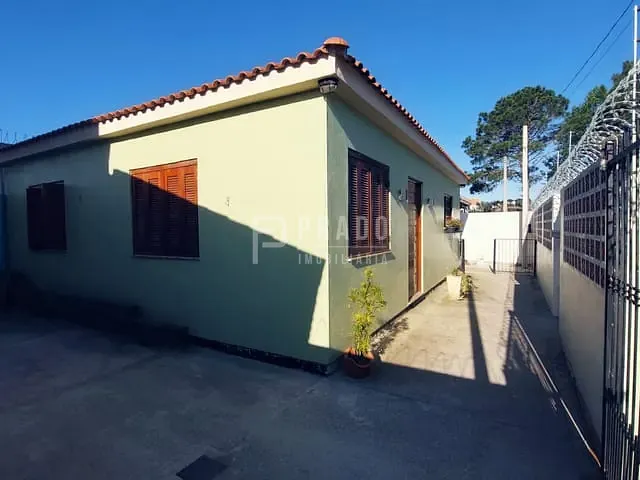 Casa com 150m² 2 quartos e 1 banheiro, à venda, no bairro Laranjal em Pelotas