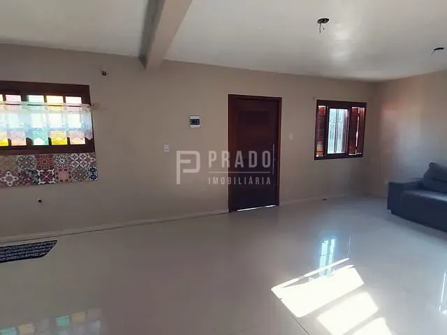 Casa com 150m² 2 quartos e 1 banheiro, à venda, no bairro Laranjal em Pelotas